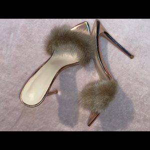 Pointed toe fur heels